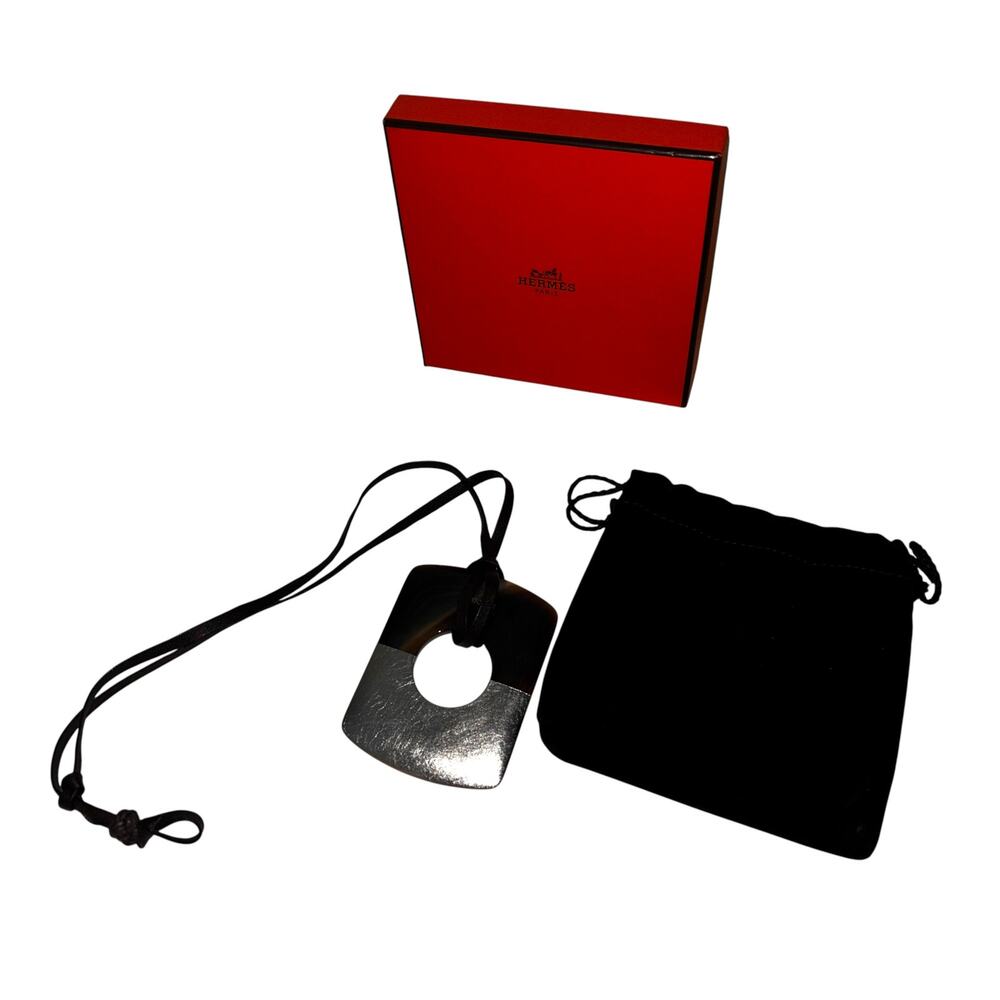 Hermès Dalva Buffalo Horn Lacquer Pendant Necklace with Box & Pouch